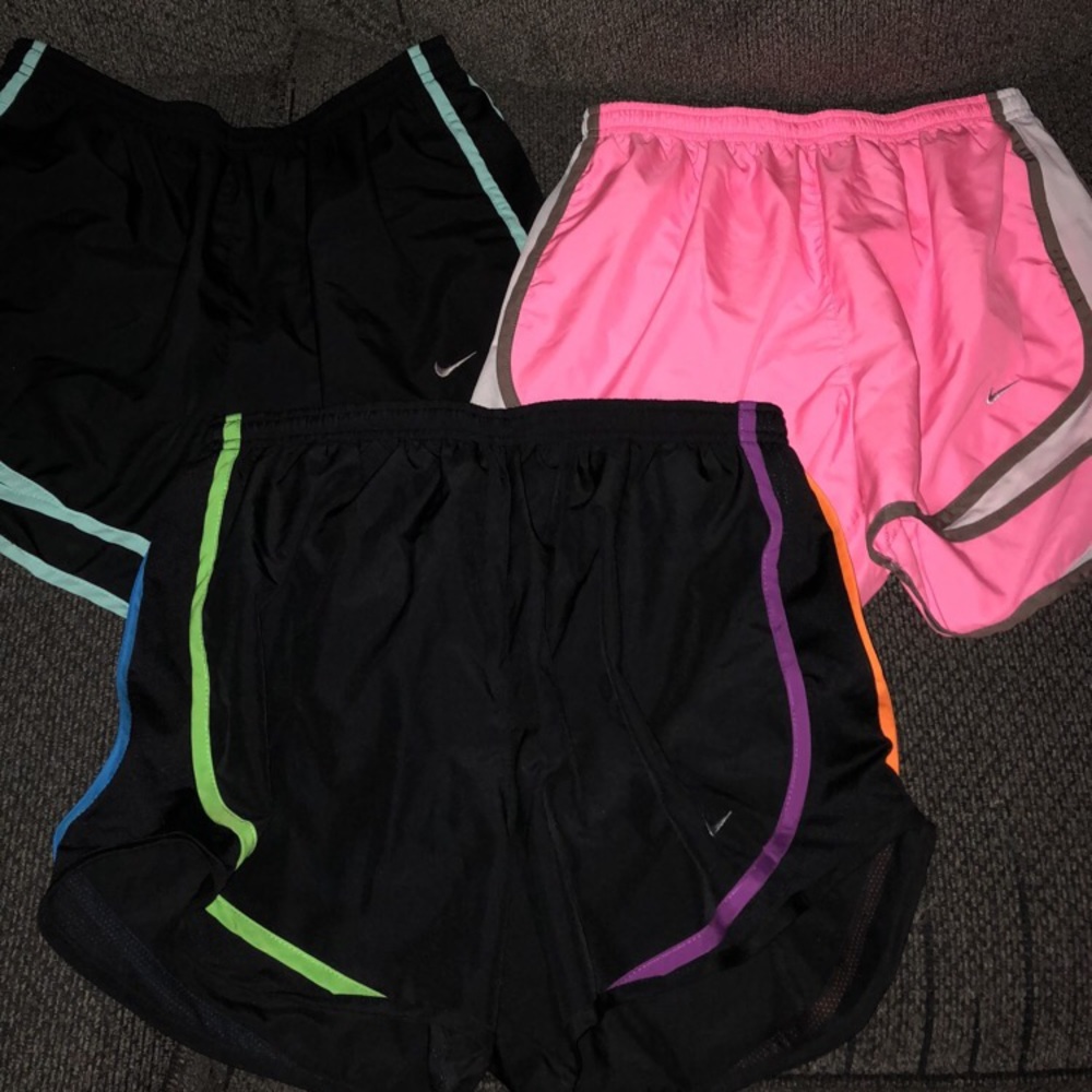 7 pairs of women’s Nike shorts!!